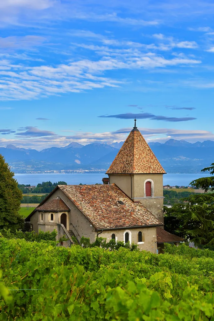 Le temple réformé de Luins (VD), en Suisse.