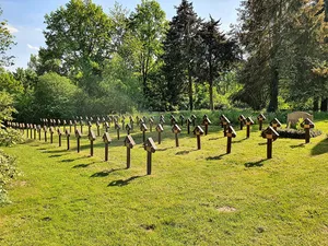 Einzeldenkmale der Kirche und Kirchhof Technitz