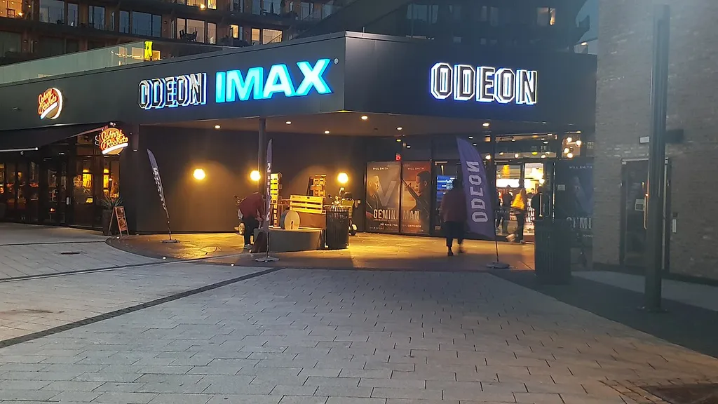 Odeon Oslo entrance