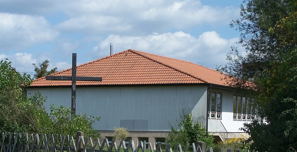 Die Johanneskirche ist eines der jüngsten Kirchenbauwerke in Eisenach. Sie wurde 1986 als Gemeindezentrum im Plattenbaugebiet Eisenach-Nord (Kuhgehänge) mit Hilfe der westdeutschen Partnerkirchen errichtet.