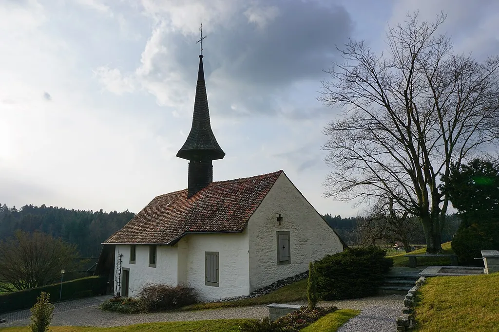 Rüti bei Lyssach, Kirche Südostansicht von Friedhof.