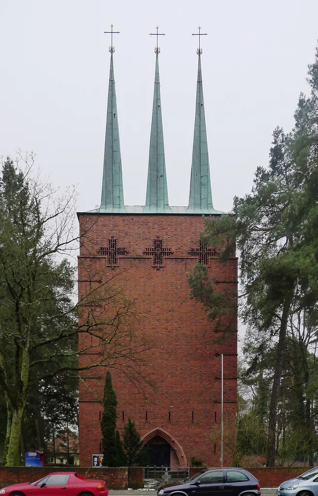 Fassade des Westwerks der Kirche