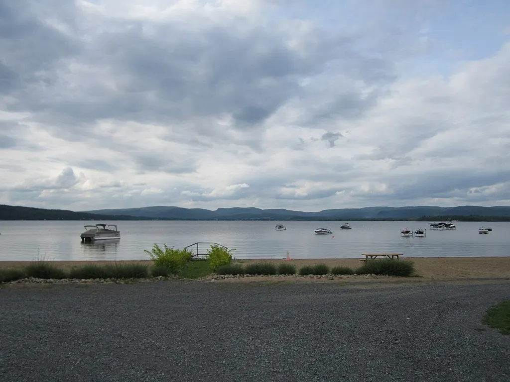 Le lac Maskinongé vu de l'est.