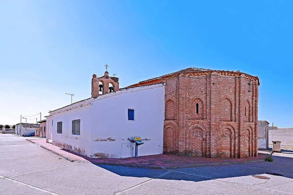 Pedrosillo de Alba es un municipio de la comarca Tierra de Alba, provincia de Salamanca