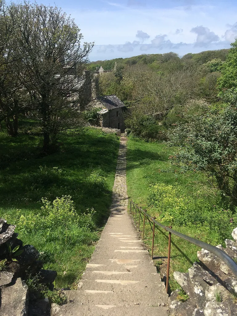 Pembrokeshire, St Davids Cathedral Close: Vicar's College.