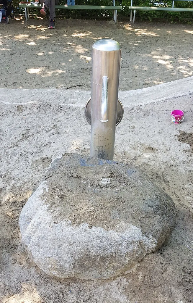 Spielplatzbrunnen