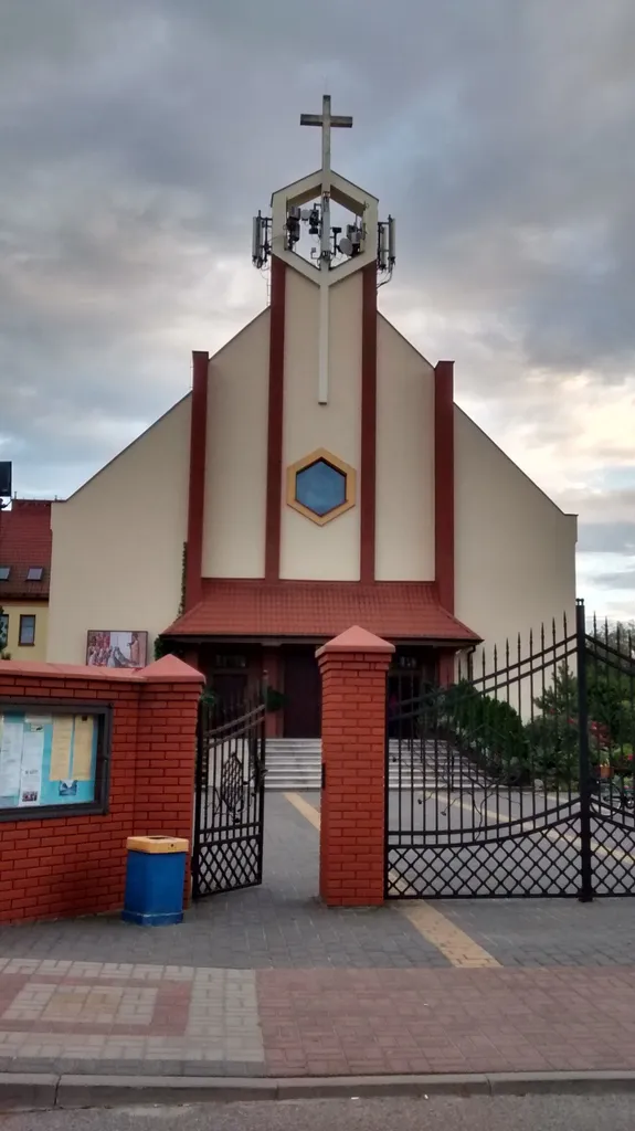 Kościół Miłosierdzia Bożego w dzielnicy Zadębie