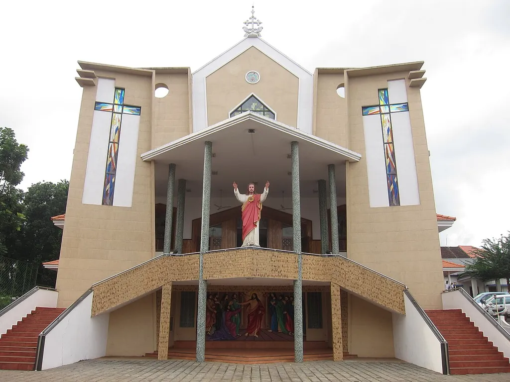 Chethipuzha Church - ചെത്തിപ്പുഴ പള്ളി Chethipuzha Sacred Heart Church - ചെത്തിപ്പുഴ തിരുഹൃദയ പള്ളി Changanassery - ചങ്ങനാശ്ശേരി