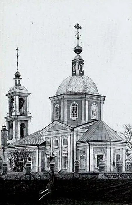 Ильинская церковь в Дмитрове Московской области. Фото начала XX века. Перестроена в хозяйственное здание.