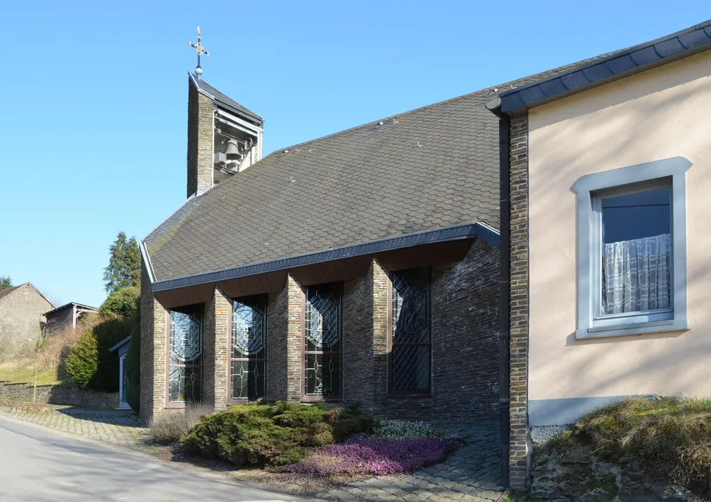 Herz-Jesu-Kirche Steffeshausen, Burg-Reuland