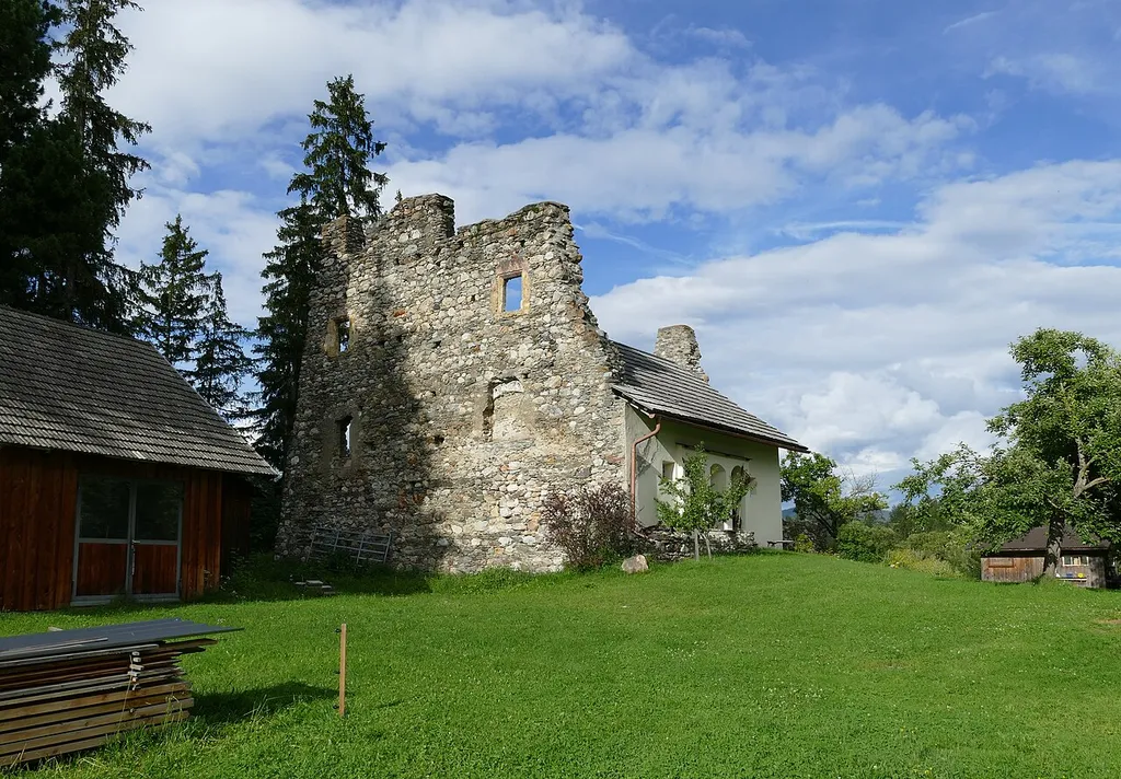 Burgruine beim Suppangut, Ortsteil Pichl, Gemeinde Mariapfarr, Lungau, Salzburg, Österreich.