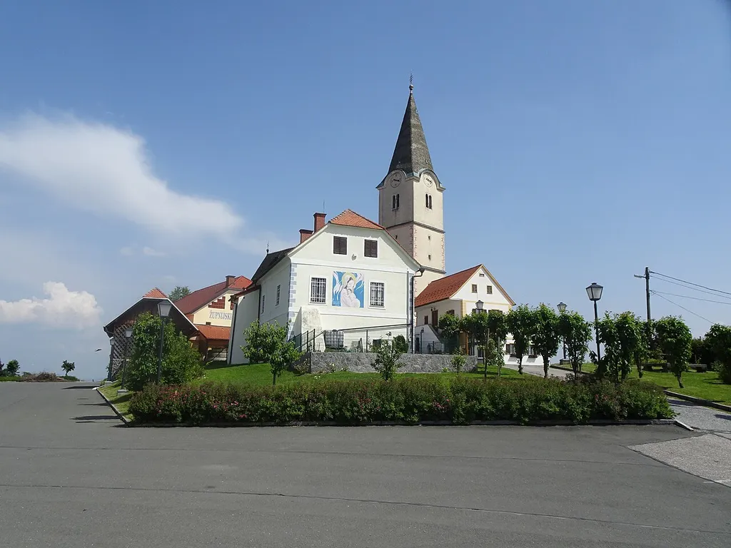 Prihova, župnijska cerkev, Občina Oplotnica