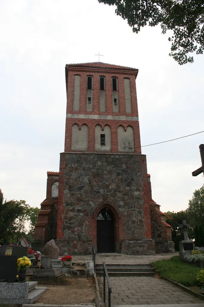 Linowo kościół św. Michała Archanioła