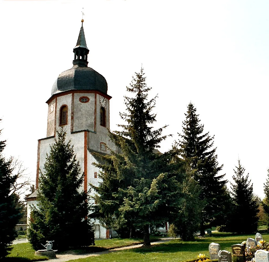 Falkenhain (Lossatal), the village church