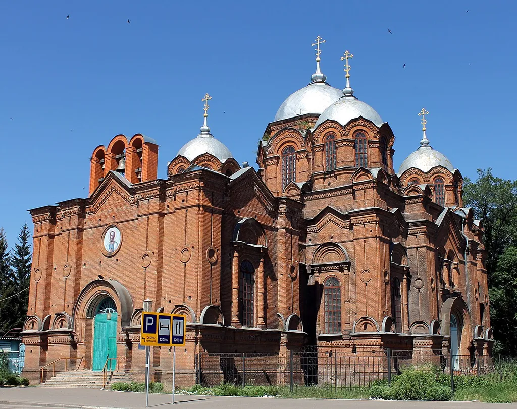 Православный собор святого благоверного князя Александра Невского в городе Обояни Курской области.