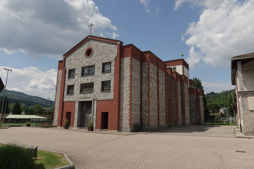 Grantola Chiesa dei Santi Pietro e Paolo