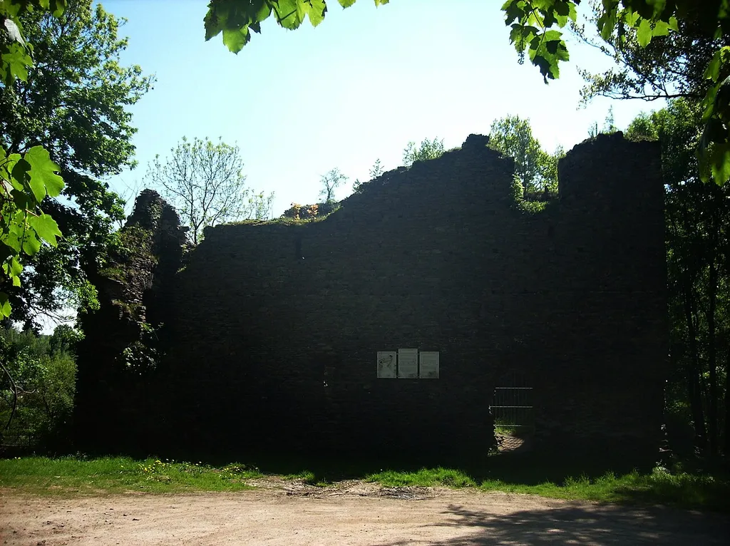 Ruins of Kempe Castle in Mahlitzsch (Niederstriegis, Mittelsachsen district, Saxony)