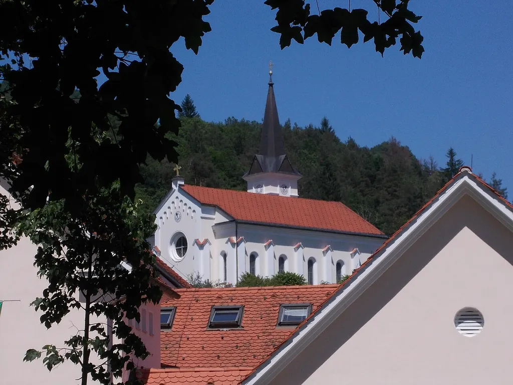 Fara, Kostel