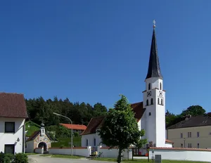 Katholische Kirche Michael mit Kapelle
