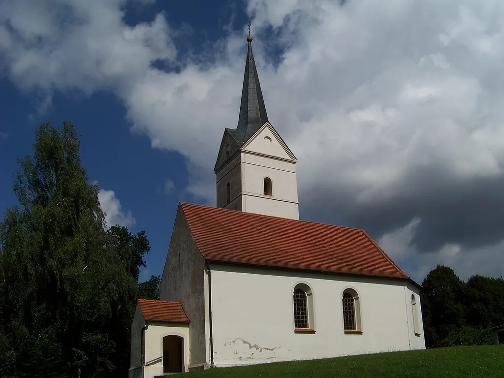 Walperstetten. Kath. Filialkirche St. Magdalena, im Kern gotische Saalkirche mit nicht eingezogenem Chor und Nordturm, barock ausgebaut; mit Ausstattung.