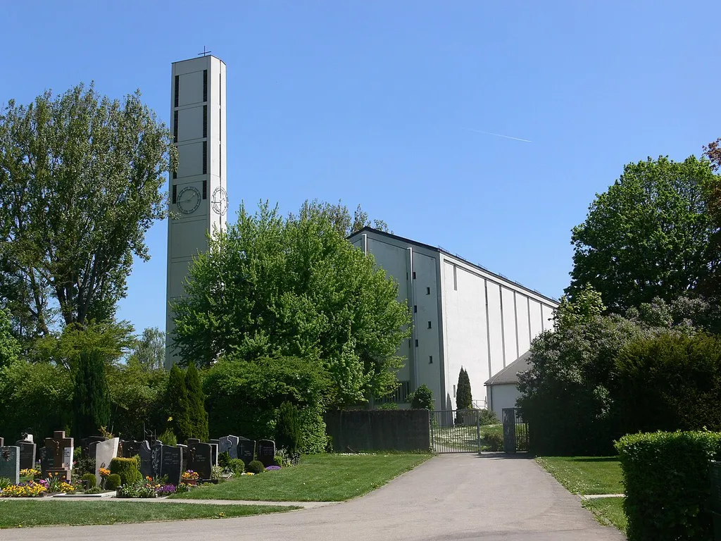 Marienkirche (Kath. Pfarrkirche St. Maria), Weingarten/Württemberg, erbaut 1958–1960 Außenansicht (Rückseite vom Marienfriedhof)