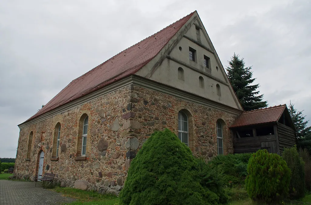 Lindow (Mark) in Brandenburg. Die Kirche in Banzendorf steht unter Denkmalschutz.