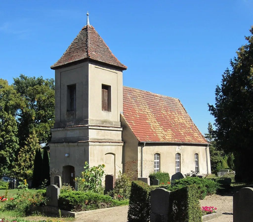 Alte Dorfkirche in Golm, Potsdam, Ansicht von Südwesten