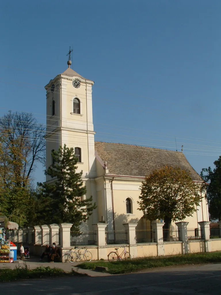 Veliki Radinci - Church