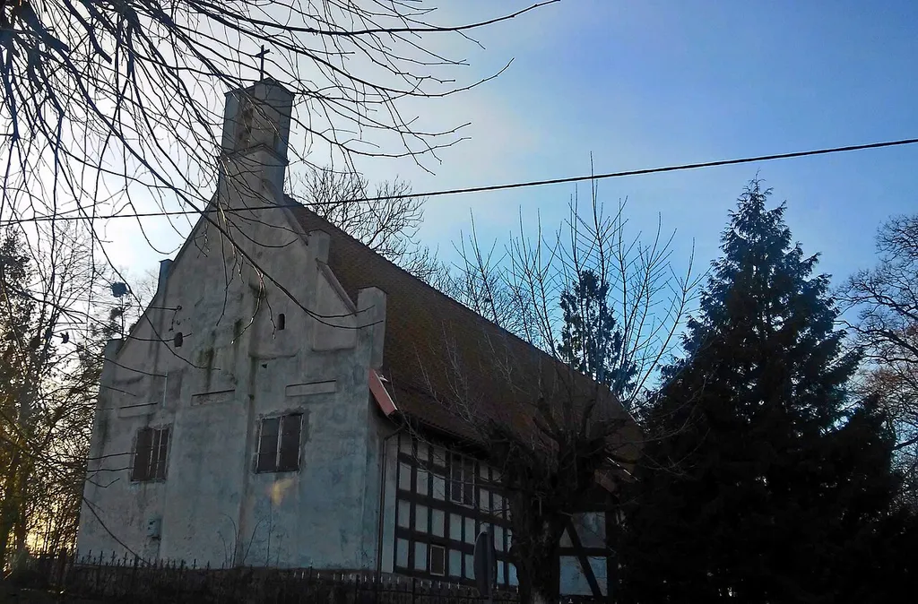 Kościół św. Jerzego (cerkiew św. Onufrego) w Pasłęku, stan z końca 2015, widok od ul. Bohaterów Westerplatte
