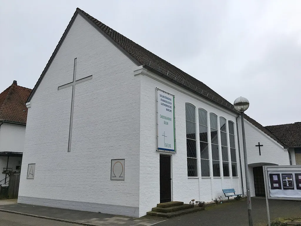 Die Christuskirche in der niedersächsischen Hansestadt Uelzen gehört zur Selbständigen Evangelisch-Lutherischen Kirche.