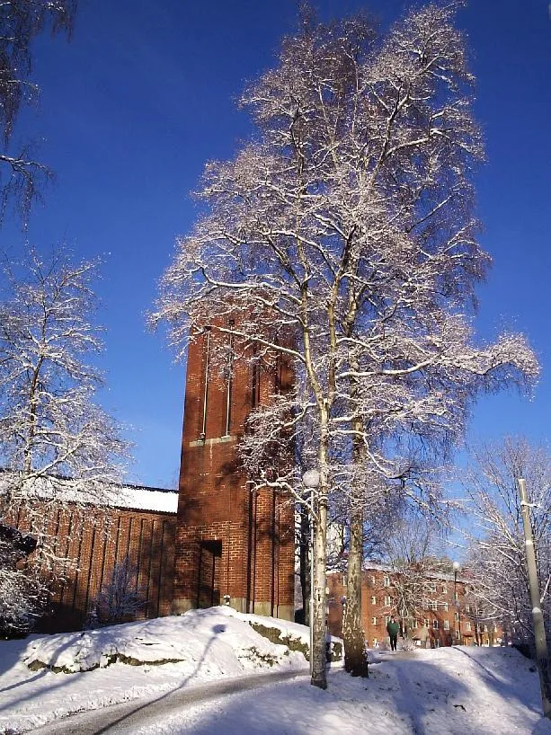 Allhelgonakyrkan i Kortedala församling i Göteborgs kommun, den 20 december 2004. En bild tagen av Harri Blomberg.
