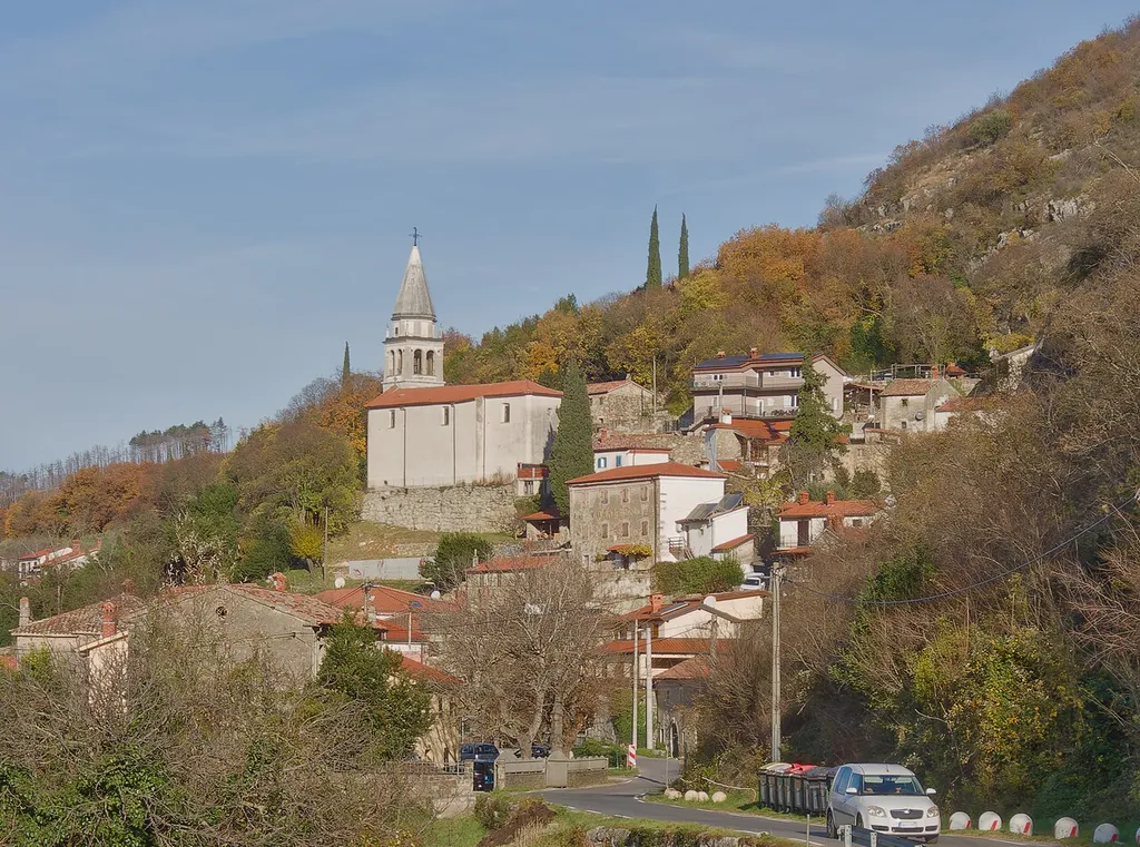 View of Osp and the St. Thomas's church