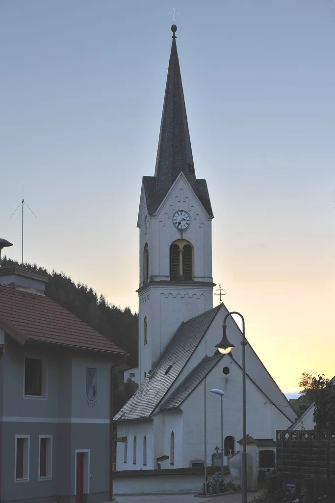 Kath. Pfarrkirche hl. Oswald Dieses Foto wurde im Rahmen des von Wikimedia Österreich unterstützten Projekts Wiki takes oberes Murtal erstellt. The making of this work was supported by Wikimedia Austria. For other files made with the support of Wikimedia Austria, please see the category Supported by Wikimedia Österreich.