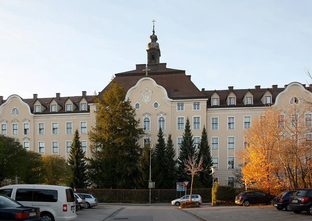Das Mutterhaus der Franziskanerinnen in der oberösterreichischen Stadt Vöcklabruck.