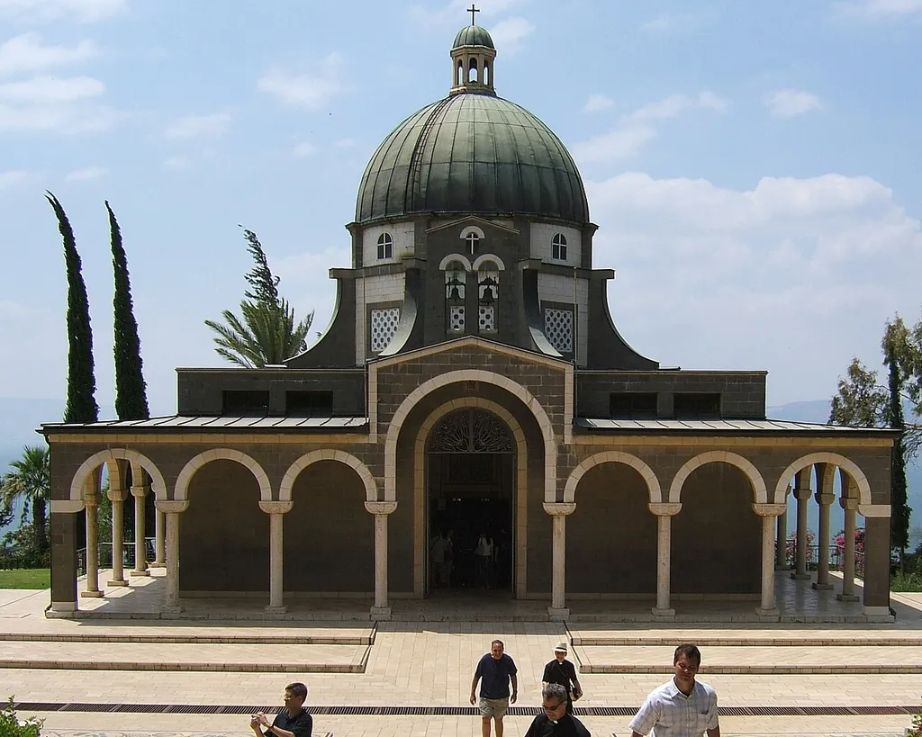 Photo of the Church of the Beatitudes by Antonio Barluzzi on the northern coast of the Sea of Galilee in Israel. The traditional spot where Jesus gave the Sermon on the Mount. Taken in Israel 2005 by myself (Bantosh).