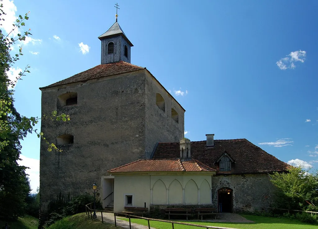 Burg Neuberg, tower with Ägidius chapel in the ground floor, in front of small chapel consegrated to the tomb of Christ
