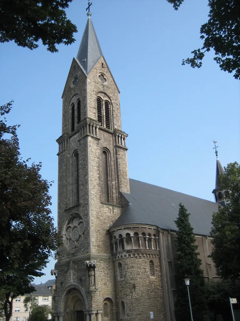 D'Paterkierch Esch-Uelzecht, August 2007