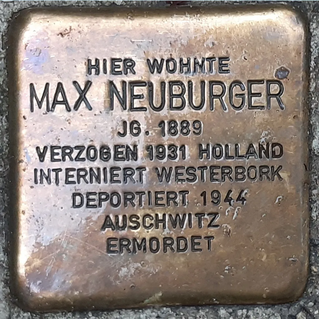 Stolperstein für Max Neuburger in Hamburg-Eppendorf