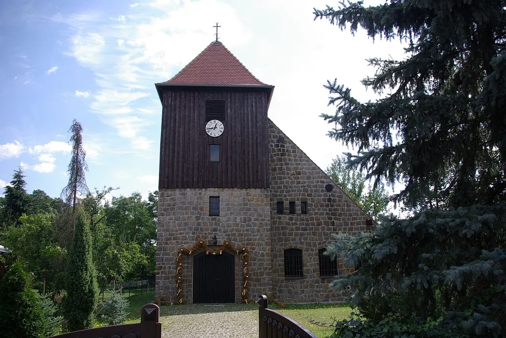 Teichland in Brandenburg, Ortsteil Neuendorf. Die Kirche der wahren Hoffnung wurde 1953/1954 errichtet. Die Kirche steht unter Denkmalschutz.