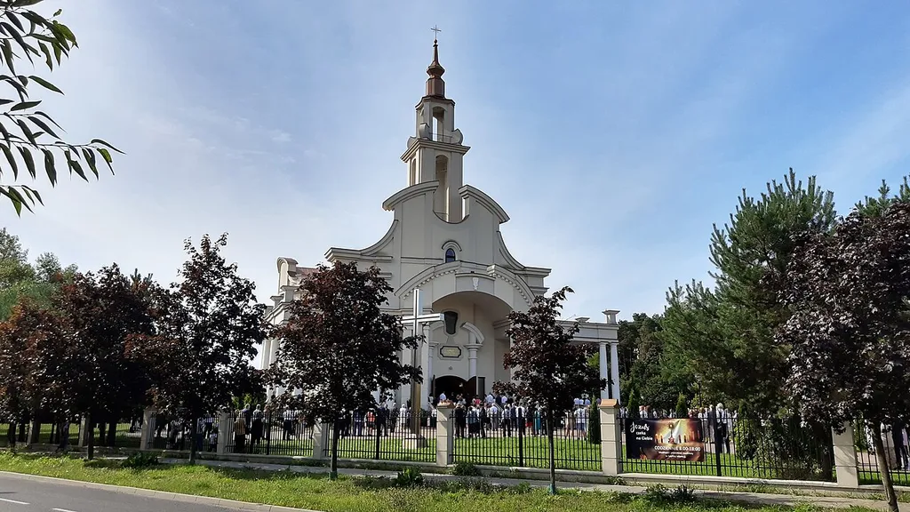 Warszawa Stara Miłosna - kościół Najświętszego Serca Pana Jezusa
