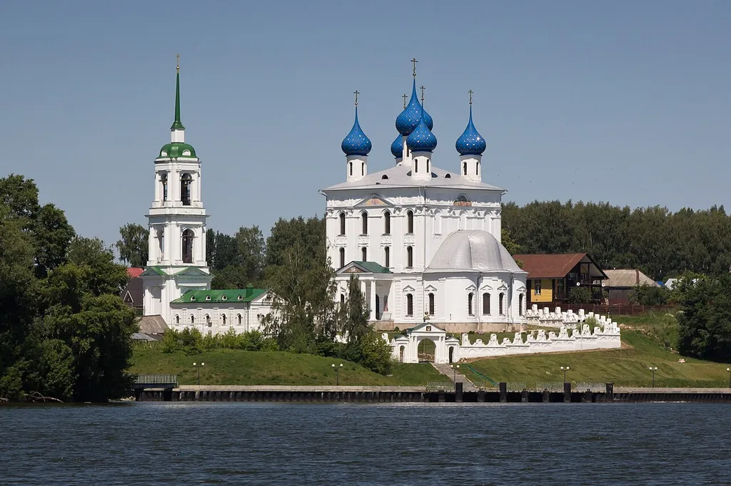 Село Катунки. Действующая Церковь Рождества Богородицы (1824), при которой действует воскресная школа