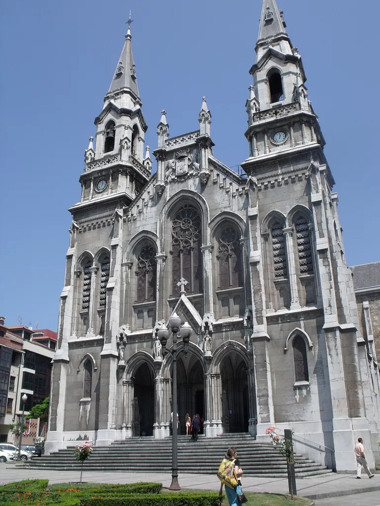 Iglesia de Santo Tomás de Canterbury. Aviles, Asturias.