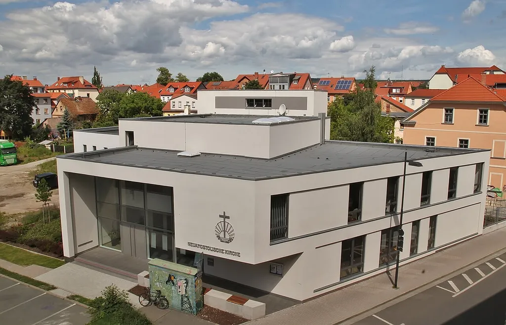 Neuapostolische Kirche fotografiert vom Westgebäude des ehemaligen Gauforums