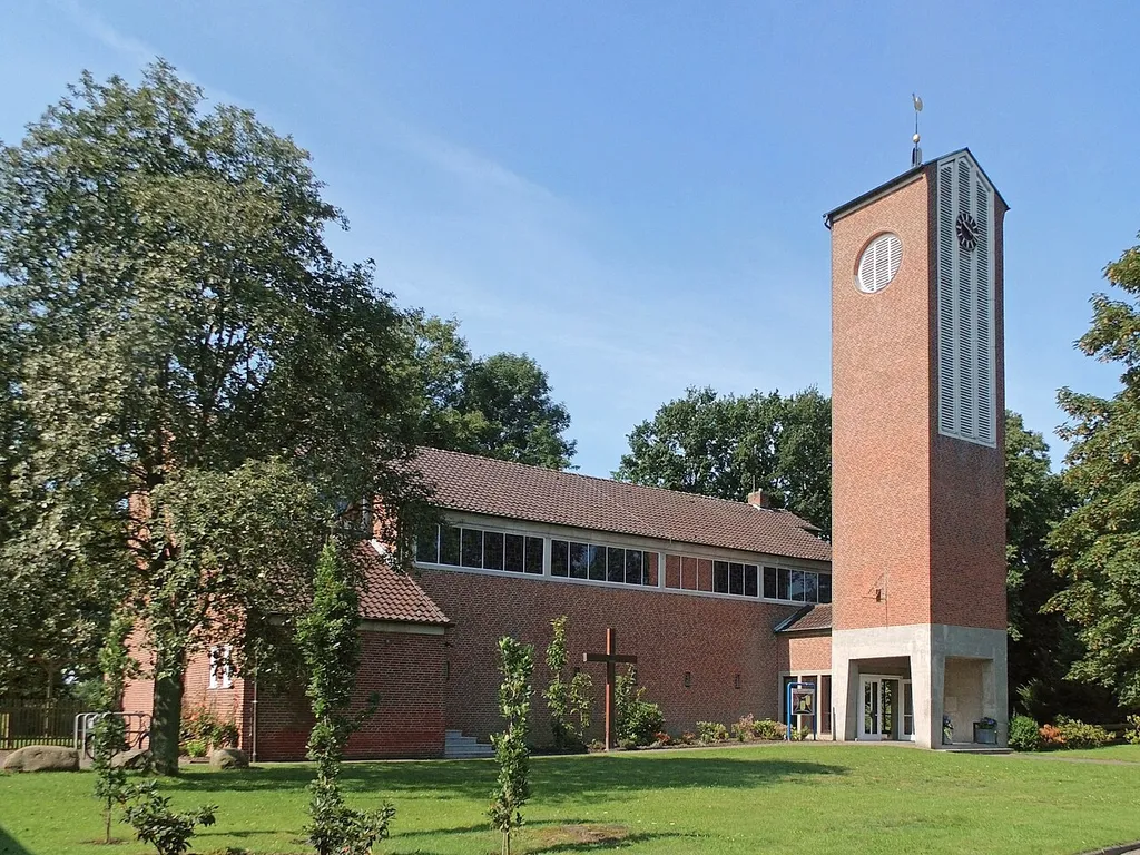 Evangelisch-lutherische Auferstehungskirche in Weyhausen (Landkreis Gifhorn).