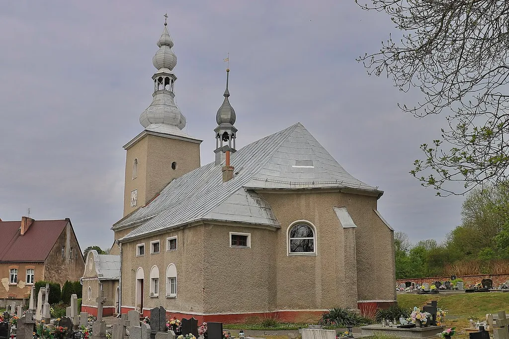 Posucice - wieś w Polsce, położony w województwie opolskim, w powiecie głubczyckim, w gminie Branice.