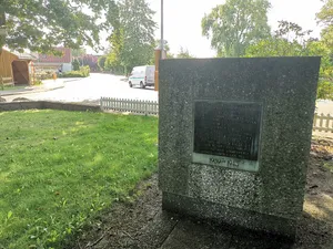 War memorials in Hollenbek