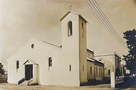 Carte postale représentant l'église du Bardo en Tunisie dans les années 1950