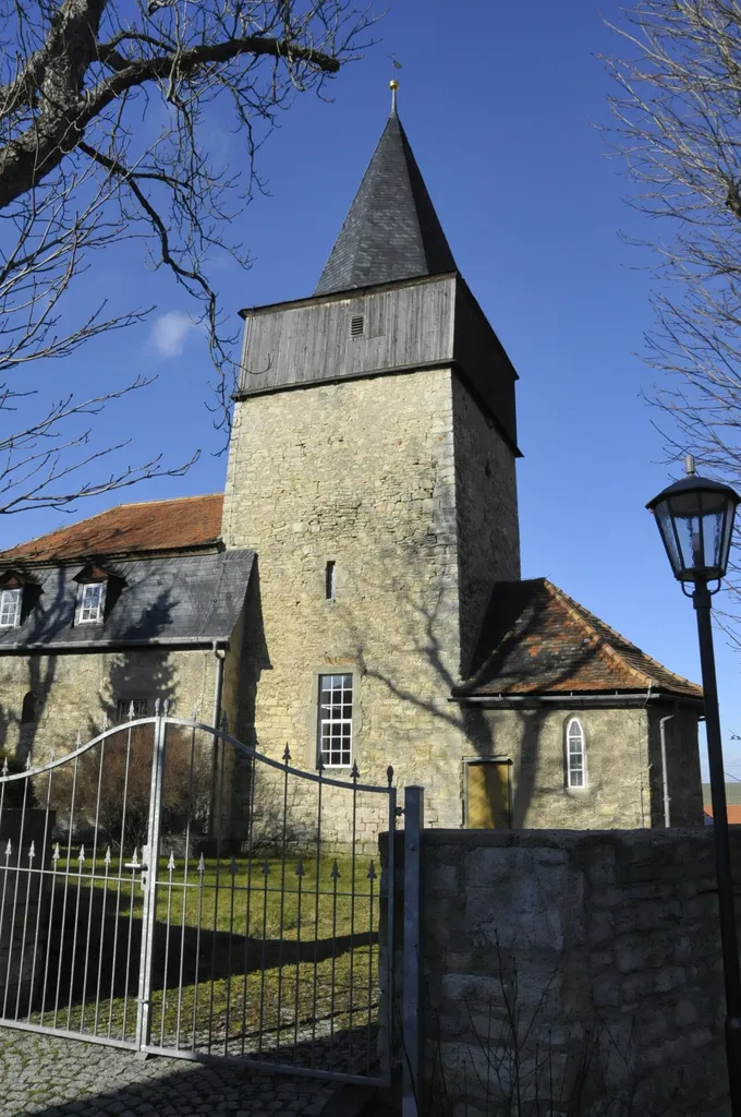 Kleinschwabhausen, Kirche
