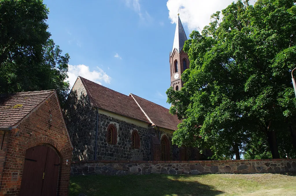 Niedergörsdorf in Brandenburg. Die Kirche in Bochow steht unter Denkmalschutz.