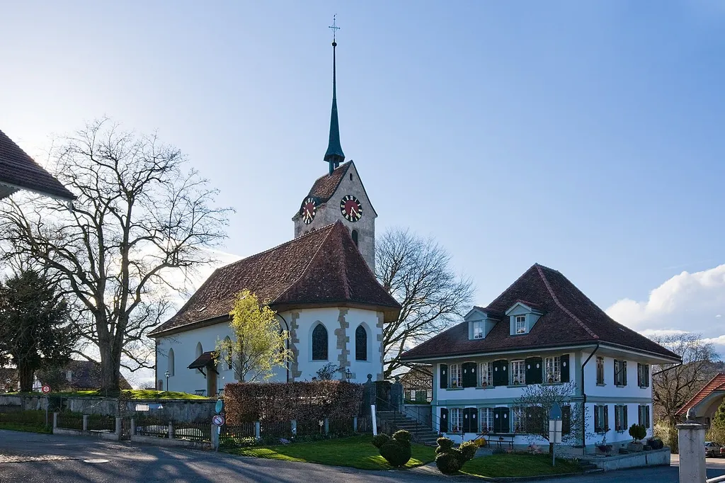 reformierte Kirche und Gemeindehaus von Messen, Kanton Solothurn, Schweiz